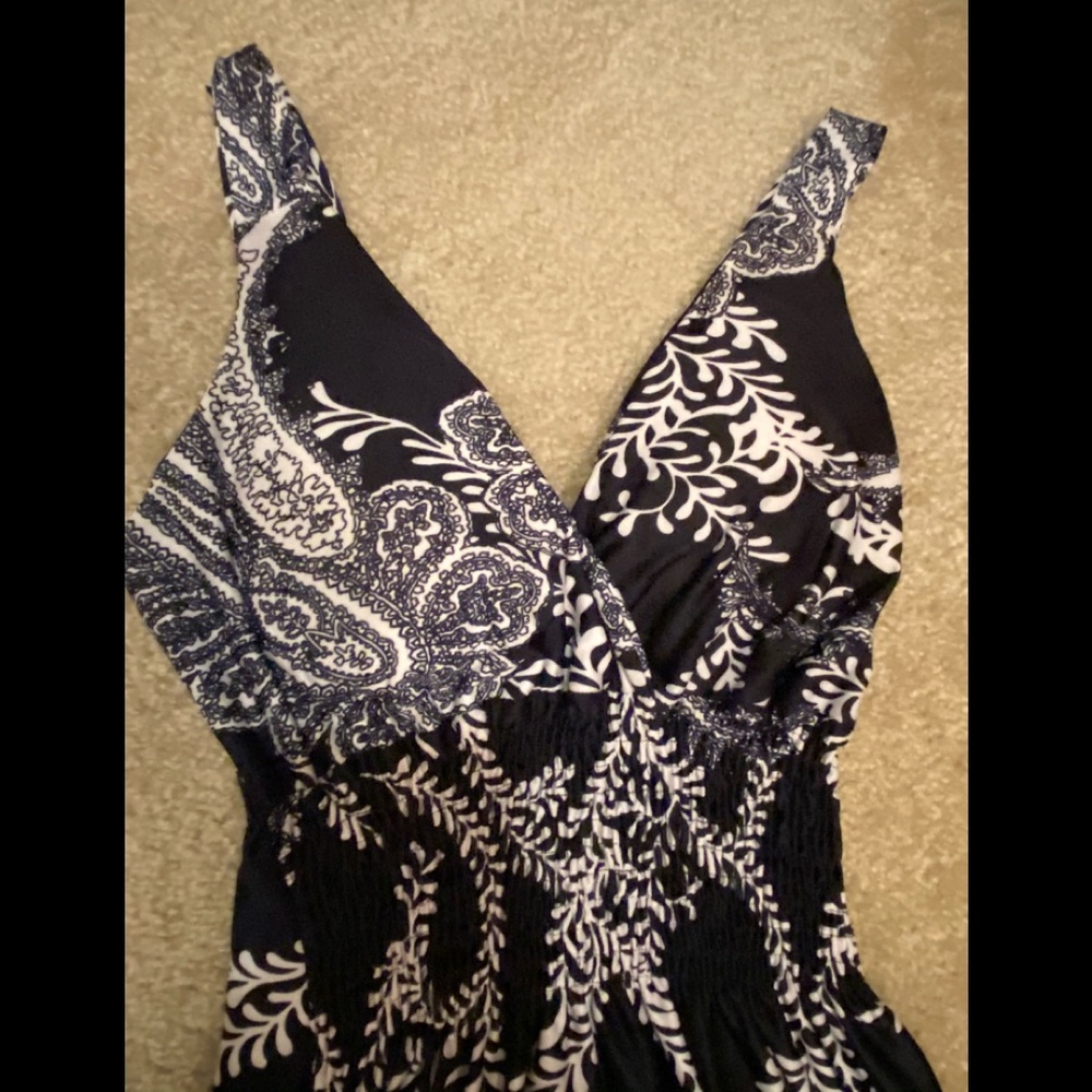 Dress - Picture 2 of 7